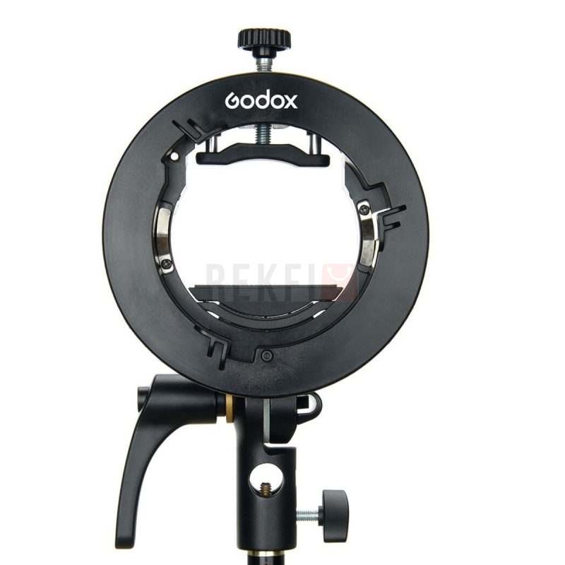 Support Godox Type S2 avec monture Bowens pour flash cobra installe sur un pied declairage